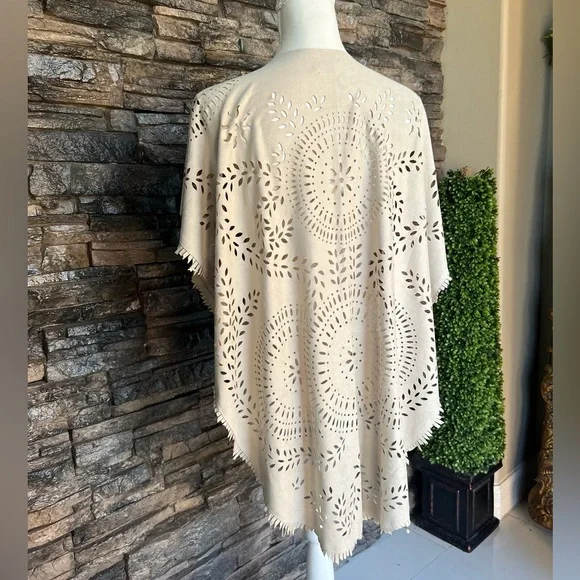 Choies Cream Crochet Accent Decor - Picture 2 of 9